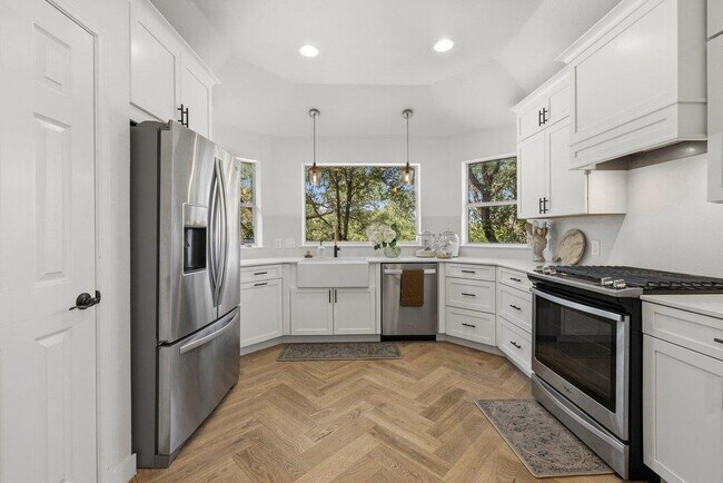 Building Photo - 4253 Canyon Glen Cir