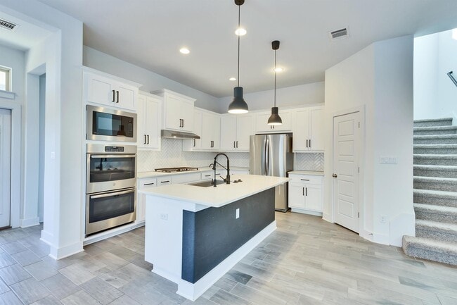 Building Photo - 6720 Llano Stage Trl
