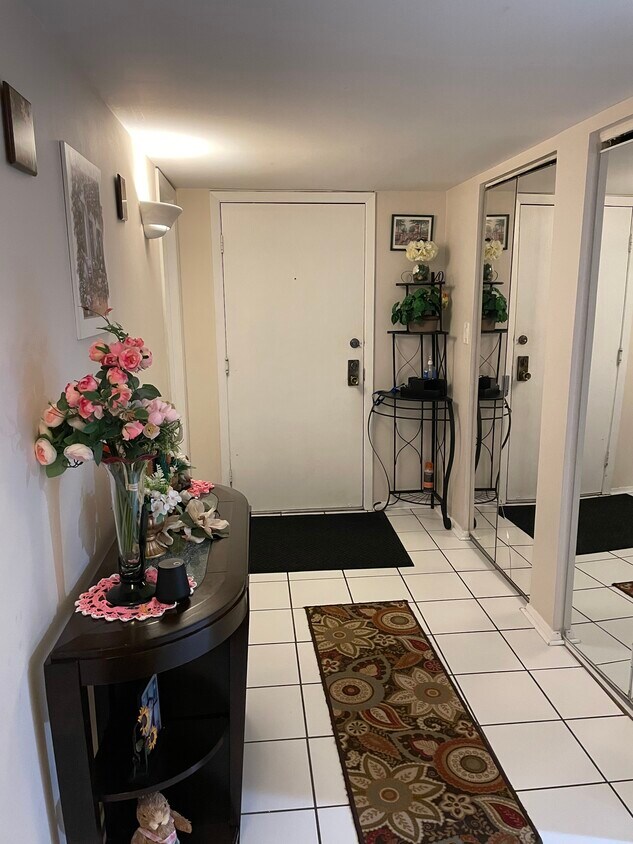 Foto principal - 450 Plum Creek Dr