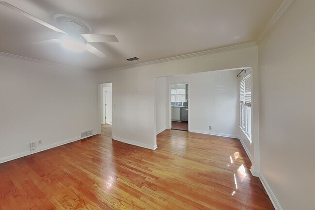 Building Photo - Historic Crestwood Charm, Modern Updates & an Unbeatable Location!