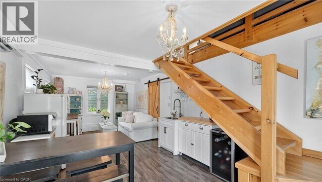 Building Photo - 44 Pleasant Ave S