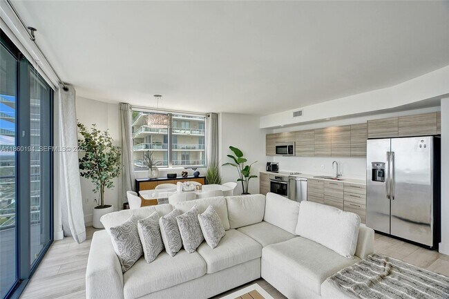 Foto del edificio - 121 NE 34th St