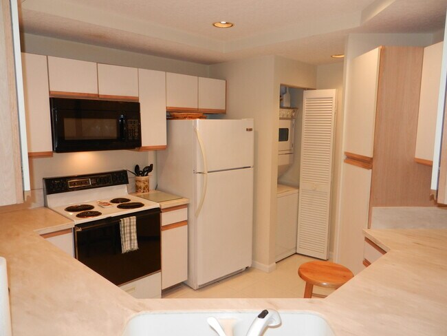 Building Photo - 301 Muirfield Ct