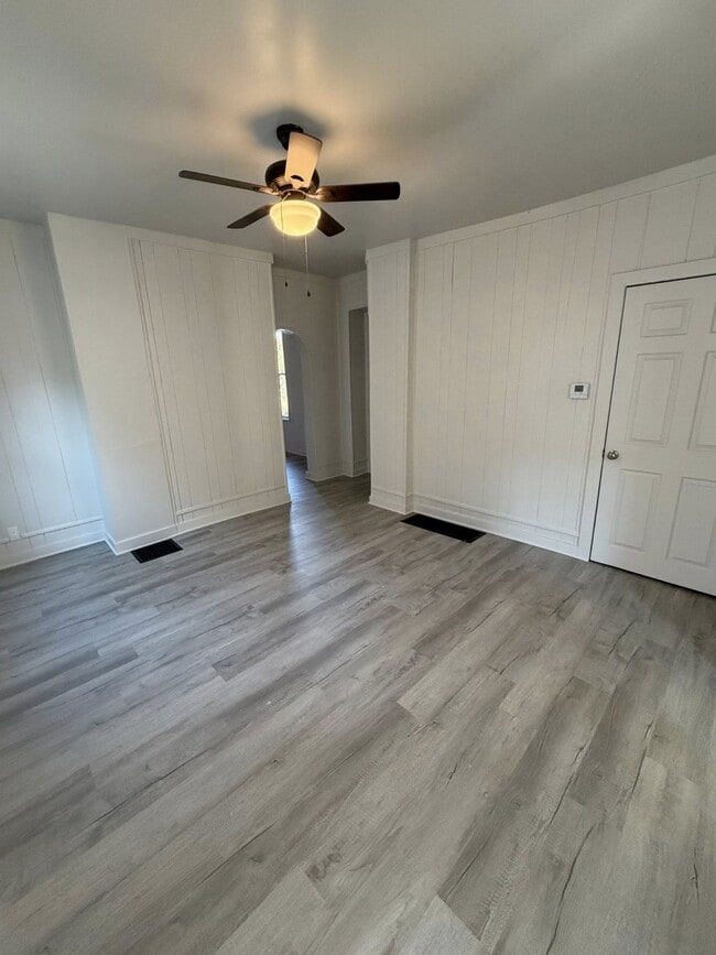 Building Photo - 1015 Eastman St