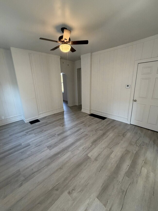 Foto del edificio - 1015 Eastman St