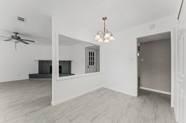 Foto del edificio - 17615 Fieldglen Dr