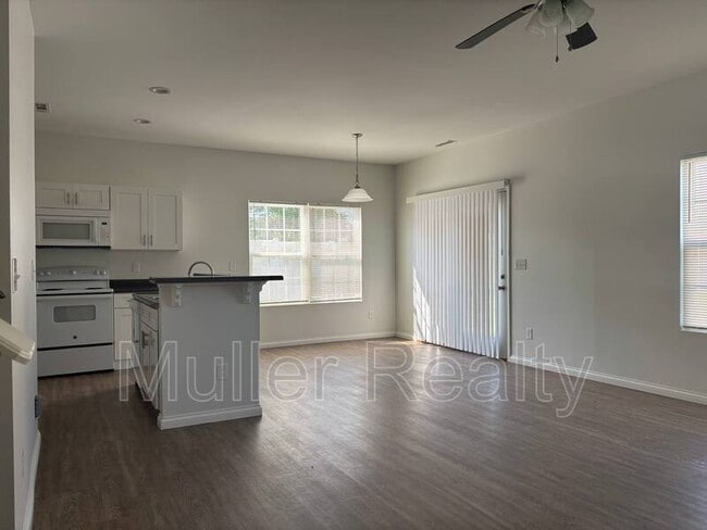 Building Photo - 4805 Fennel Rd