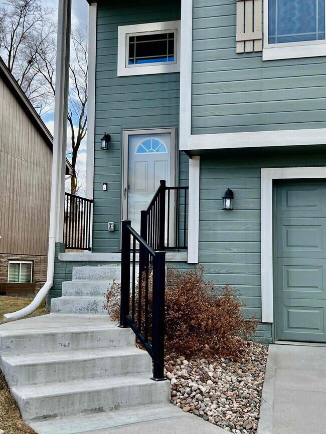 Building Photo - 14087 Wood Valley Dr