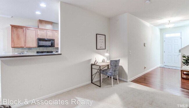 Building Photo - 3 br, 2.5 bath House - 708 Mardonie Reach ...
