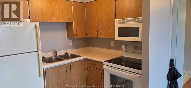 Building Photo - 150 PARK 715 Park