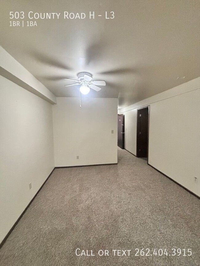 Building Photo - Lower 1 Bedroom Apartment @ Creekside Apar...