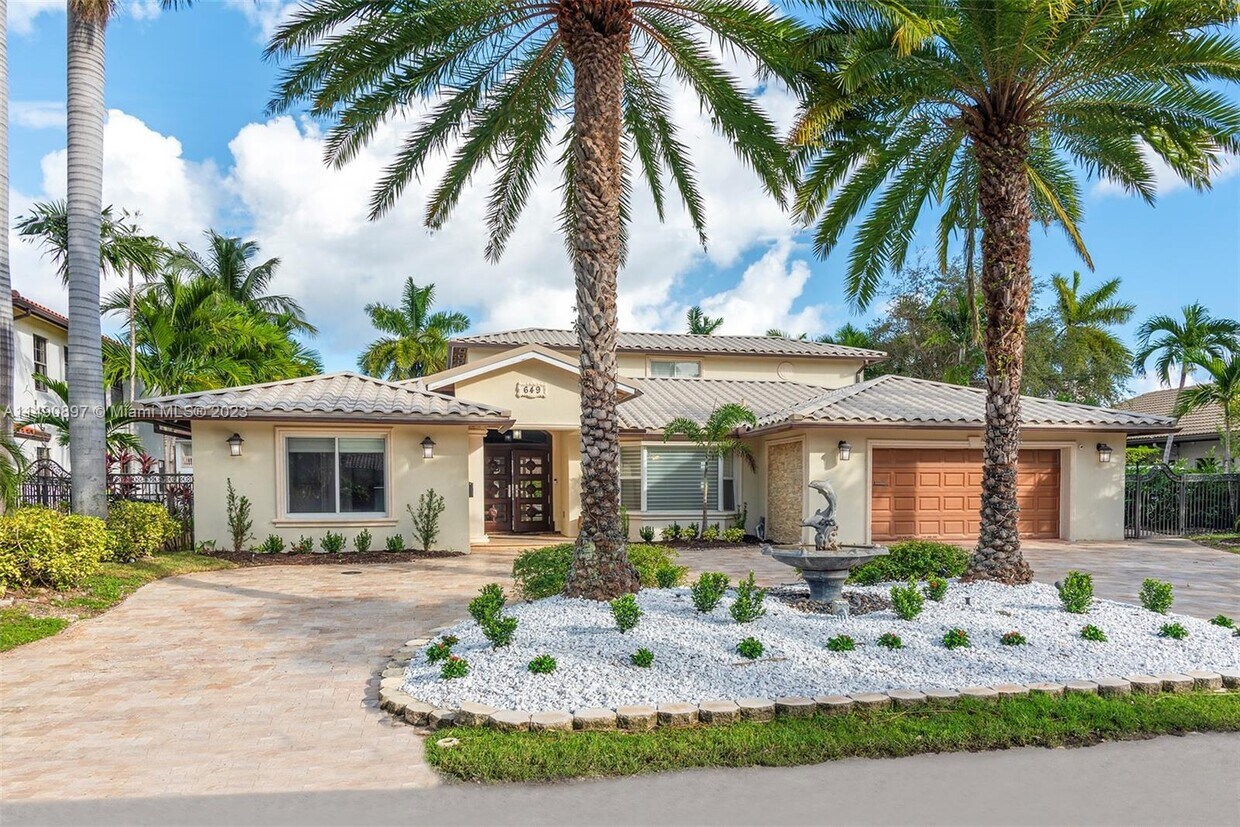 649 Hibiscus Dr, Hallandale Beach, FL 33009 House Rental in