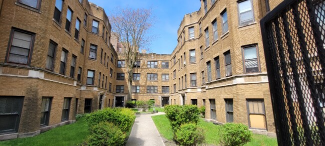 Foto del edificio - 6926 S Oglesby Ave