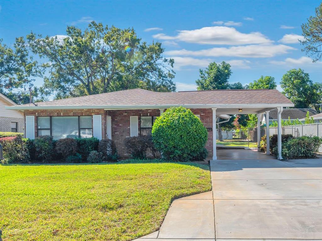 Foto principal - 2912 W Lake Ave