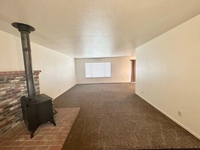 Building Photo - 1584 Johnson Ln