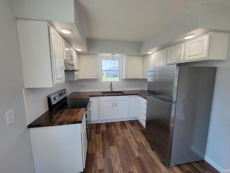 2256 Fairfax Dr, Pella, IA 50219 Condo for Rent in Pella, IA