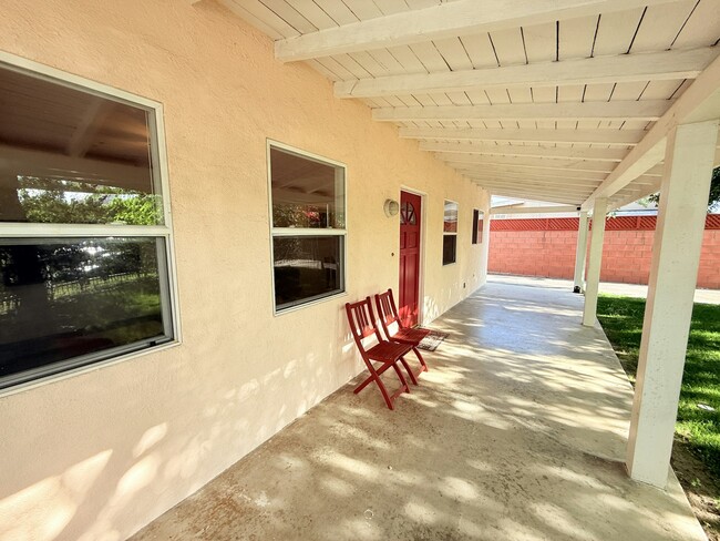 Building Photo - 5616 Carpenter Ave
