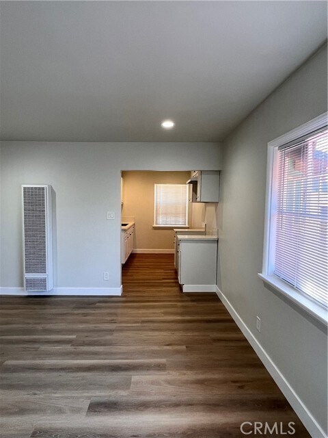 Building Photo - 3209 W 110th St