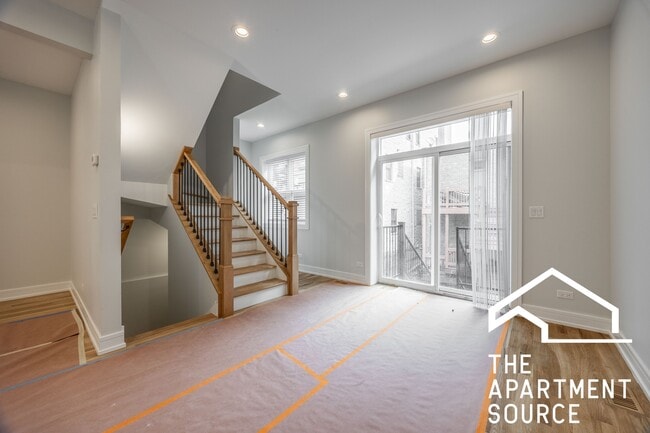 Photo - 858 N Paulina St Apartment