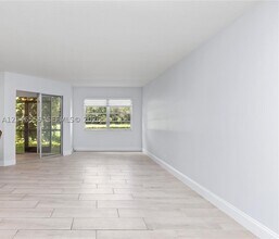 Building Photo - 1110 SW 125th Ave