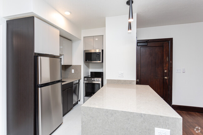 1BR, 1BA - 538SF - Kitchen - Lotus Cityline