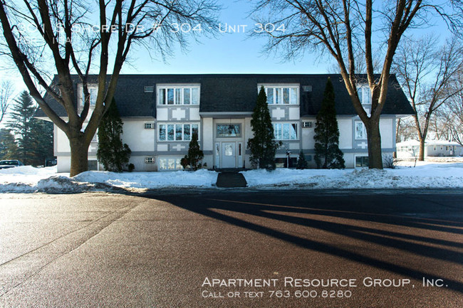 Building Photo - Great 2 Bed/1 Bath Apt In Winsted!
