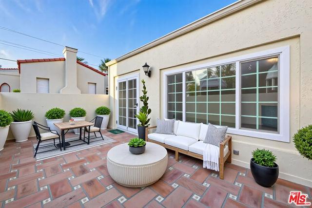 Primary Photo - 10281 Dunleer Dr