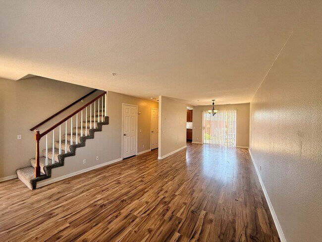 Foto del edificio - 1413 Janis Lynn Ln