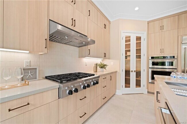 Building Photo - 118 Appian