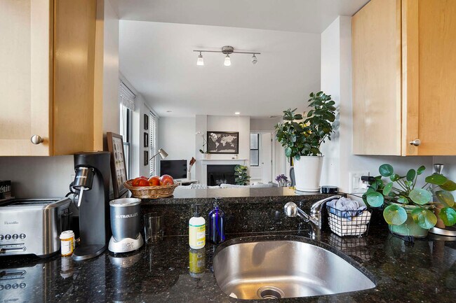 Foto del edificio - 1661-1663 Washington St. Unit 201