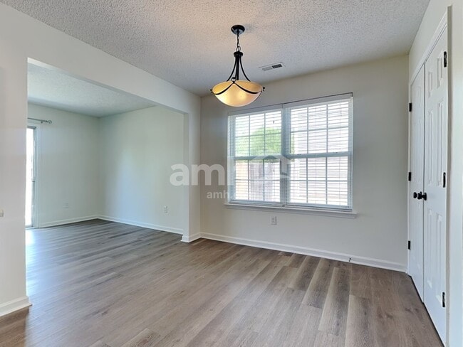 Building Photo - 1003 William Clark Trl