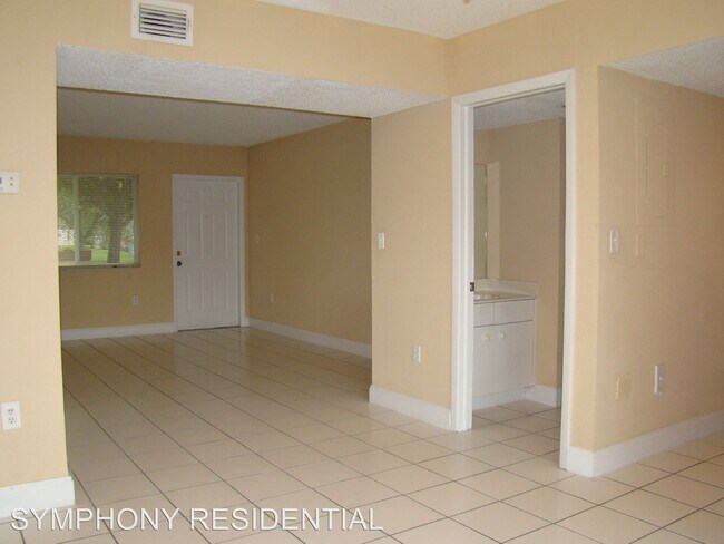 Foto del edificio - 11550-11584 NW 39th St