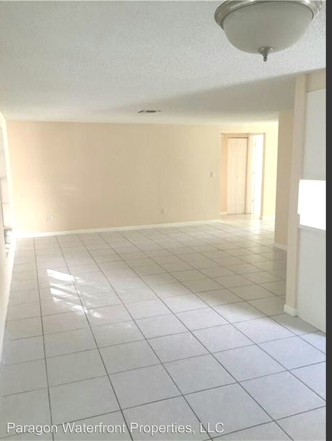 Building Photo - 16119 Sandcrest Way