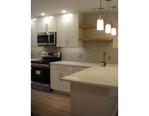 Building Photo - 45 Oakwood Ln