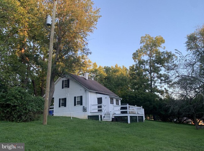 Building Photo - 21927 Foxcroft Rd