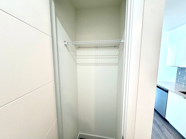 Building Photo - 355 NW 19th Ln