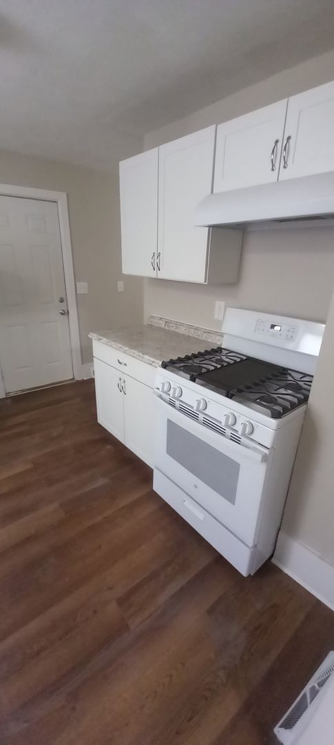 Building Photo - Recently Remodeled 2-Bedroom, 2-Bathroom Home – $1,100/Month - Accepting Section 8