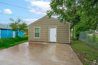 Building Photo - 5118 Plum Dr