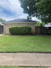 Building Photo - 437 Dollins St