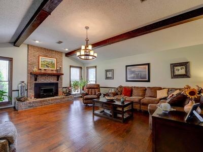 Foto del edificio - 8485 NE Pines Rd