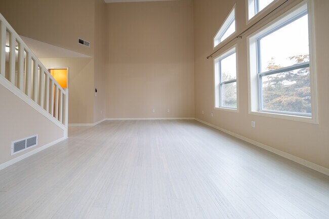 Building Photo - 908 Bradbury Cir
