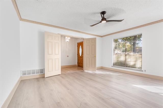 Building Photo - 210 Oak Forest Trail