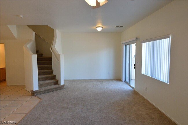Foto del edificio - 6560 Bucking Horse Ln