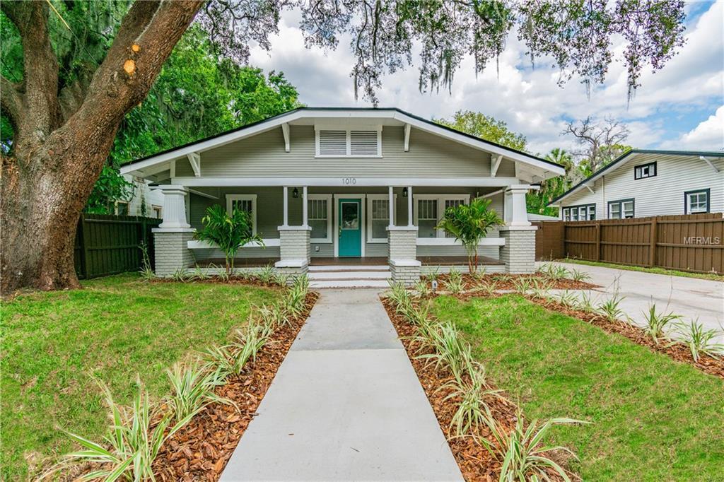 Foto principal - "Charming 3-Bed, 2-Bath Gem in Tampa's Hea...