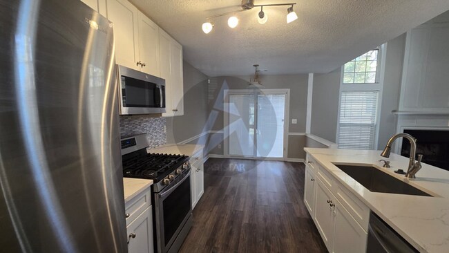 Building Photo - 2106 Clearvista Dr NW