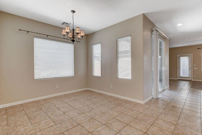 Foto del edificio - Summerlin Home - 3 Bedrooms + Small Loft +...