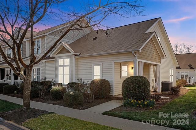 Primary Photo - 16842 Bridgeton Ln