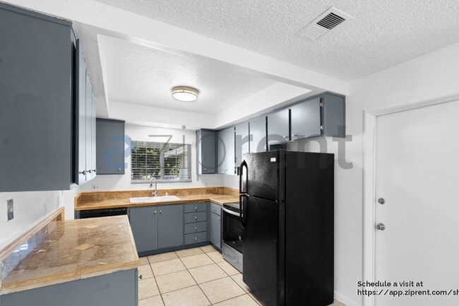 Foto del edificio - 7708 Quinby Way