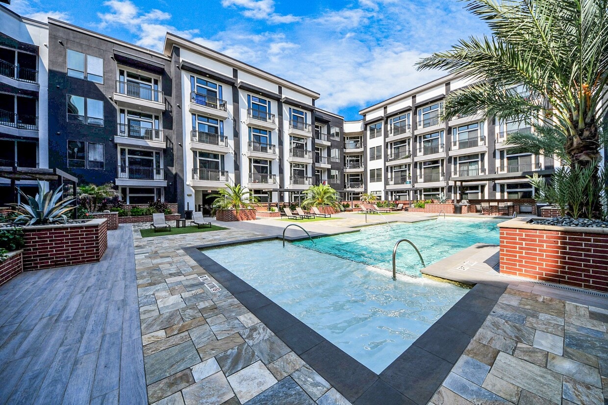 Foto principal - 3800 Main St