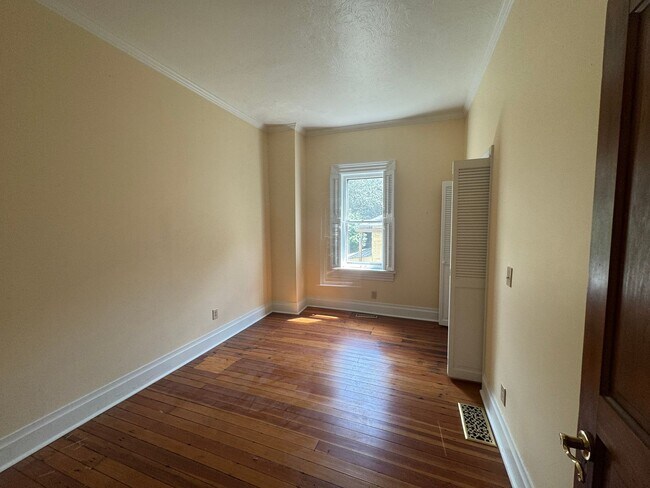 Foto del edificio - Beautiful German Village Home with Parking...